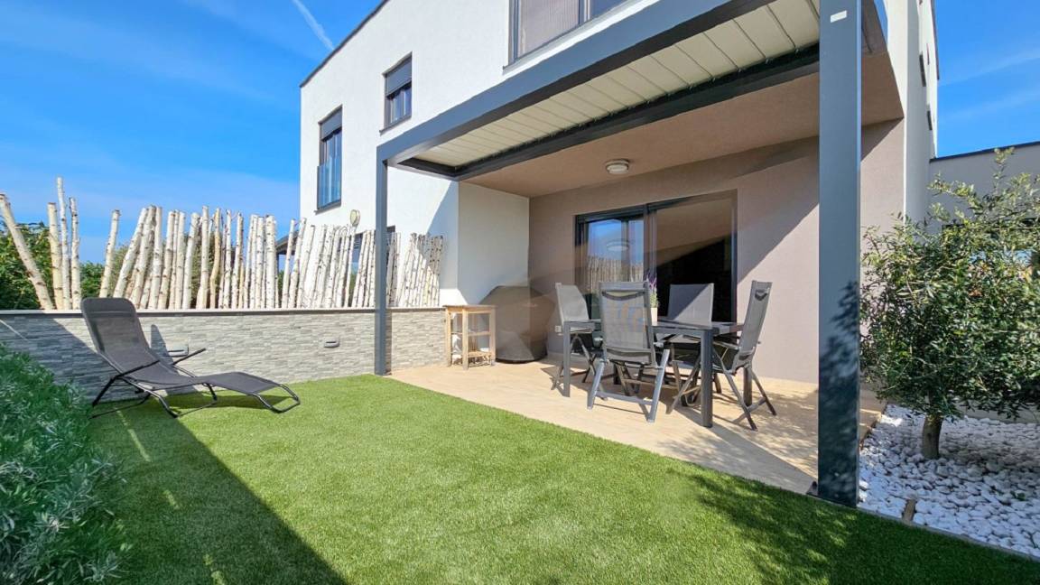 80 M² Maison De Vacances ∙ 3 Chambres ∙ 4 Personnes - Novigrad
