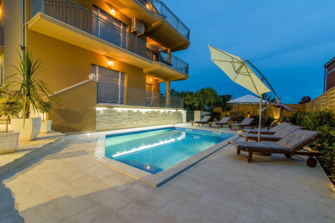 130 M² Apartment ∙ 3 Bedrooms ∙ 5 Guests - Zadar