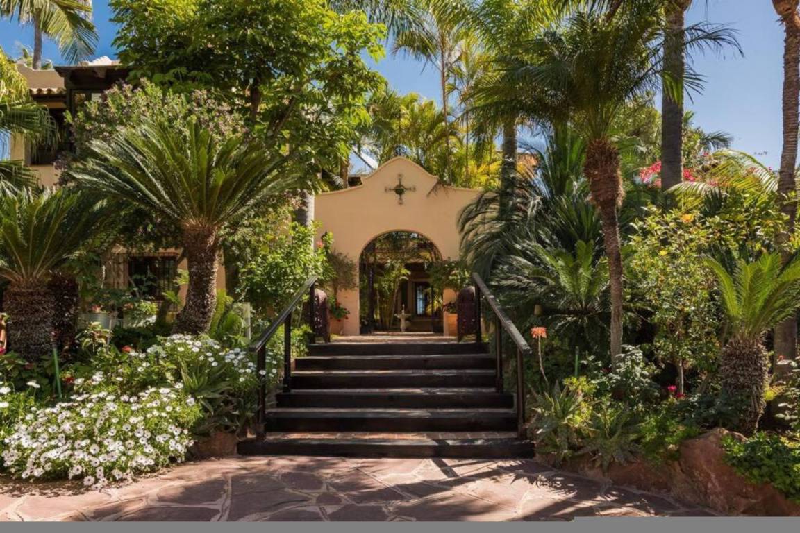 760 M² Apartment ∙ 5 Bedrooms ∙ 10 Guests - Marbella