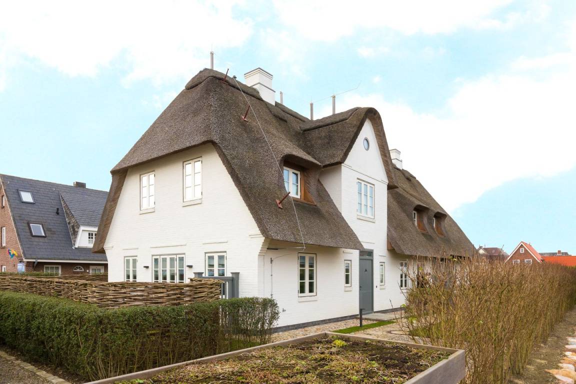 200 M² House ∙ 3 Bedrooms ∙ 6 Guests - List