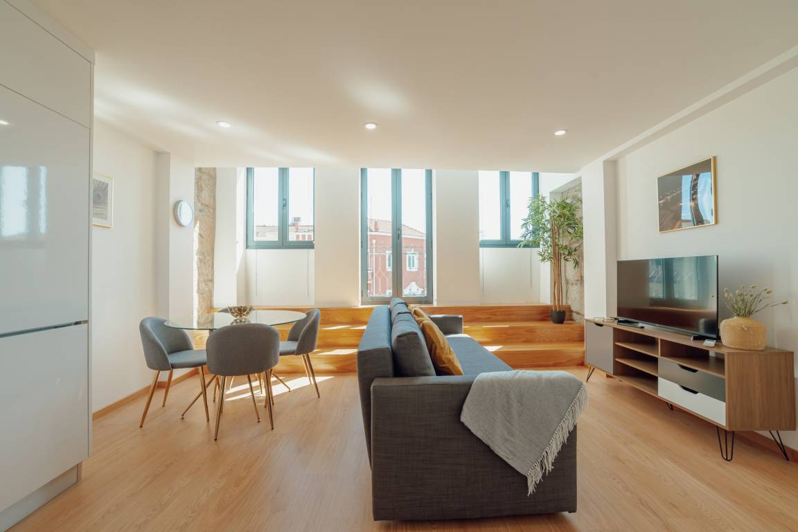 78 M² Apartamento ∙ 2 Habitaciones ∙ 5 Huéspedes - Oporto