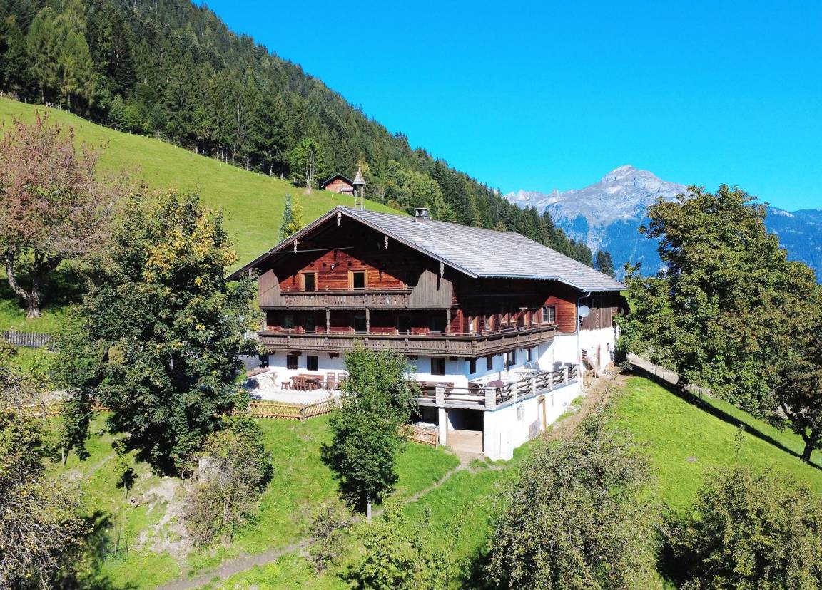 220 M² Ferienhaus ∙ 5 Schlafzimmer ∙ 16 Gäste - Maurach