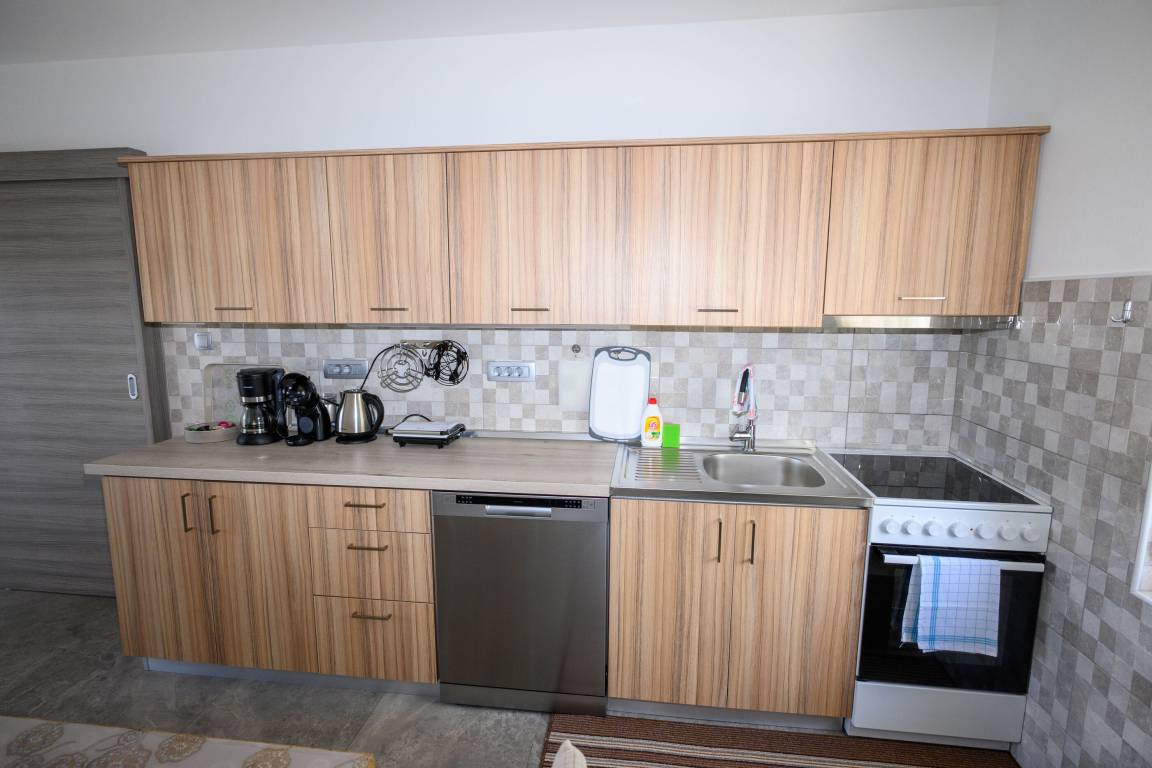 75 M² Apartment ∙ 2 Bedrooms ∙ 4 Guests - Selce