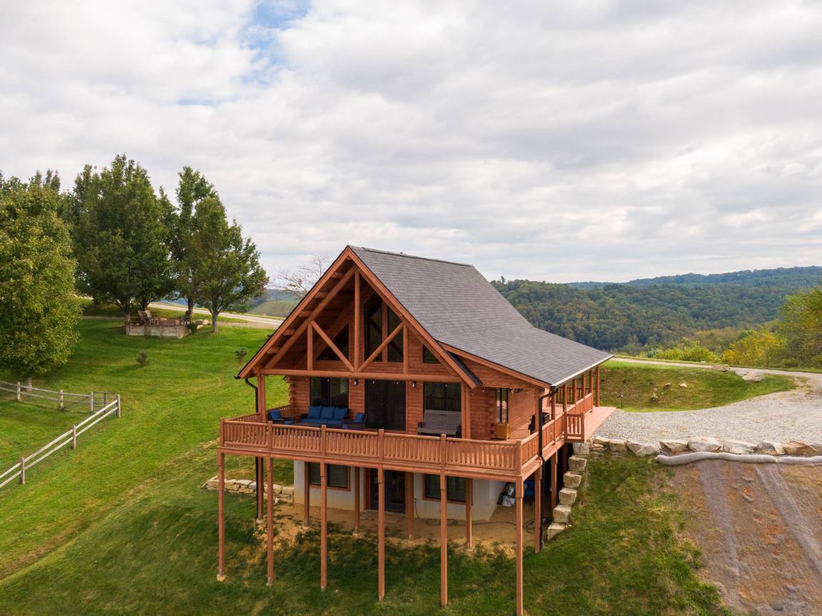 Cabin ∙ 4 Bedrooms ∙ 11 Guests - West Jefferson, NC