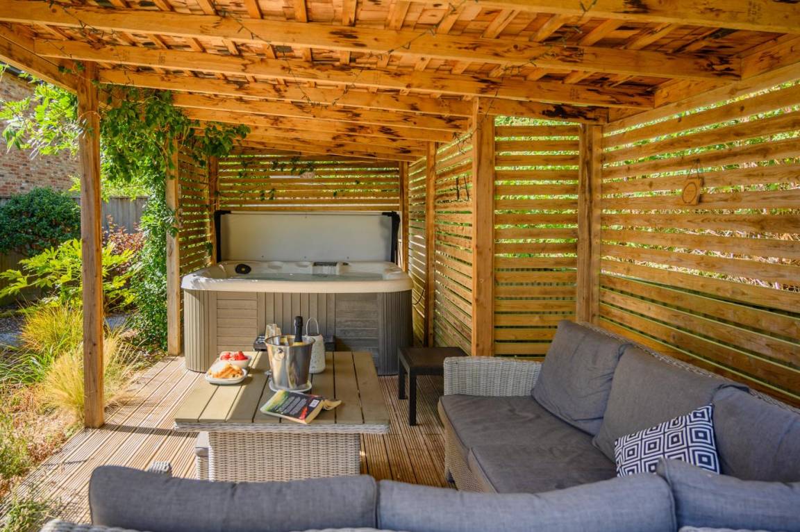 Cottage ∙ 2 Bedrooms ∙ 4 Guests - Weymouth