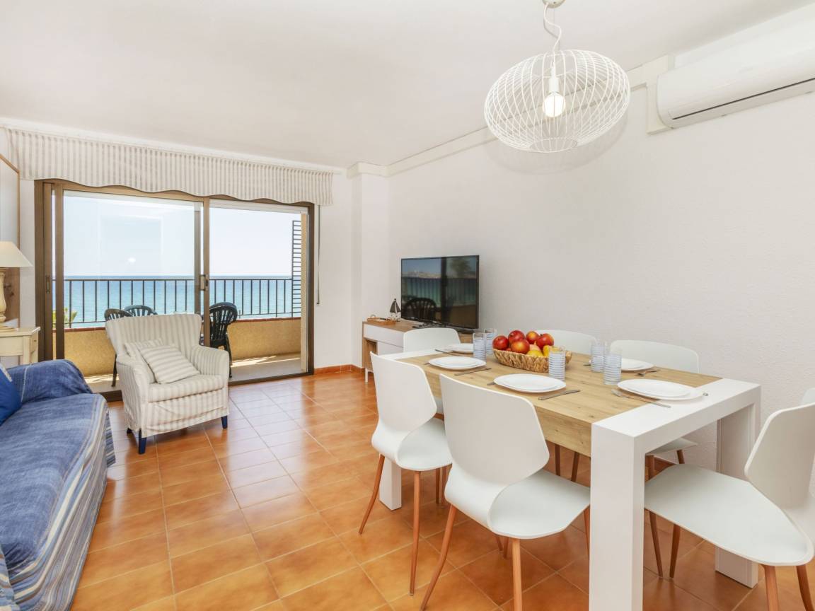70 M² Appartement ∙ 3 Slaapkamers ∙ 6 Gasten - Calonge