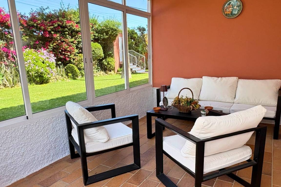 220 M² Villa ∙ 4 Bedrooms ∙ 8 Guests - Chipiona
