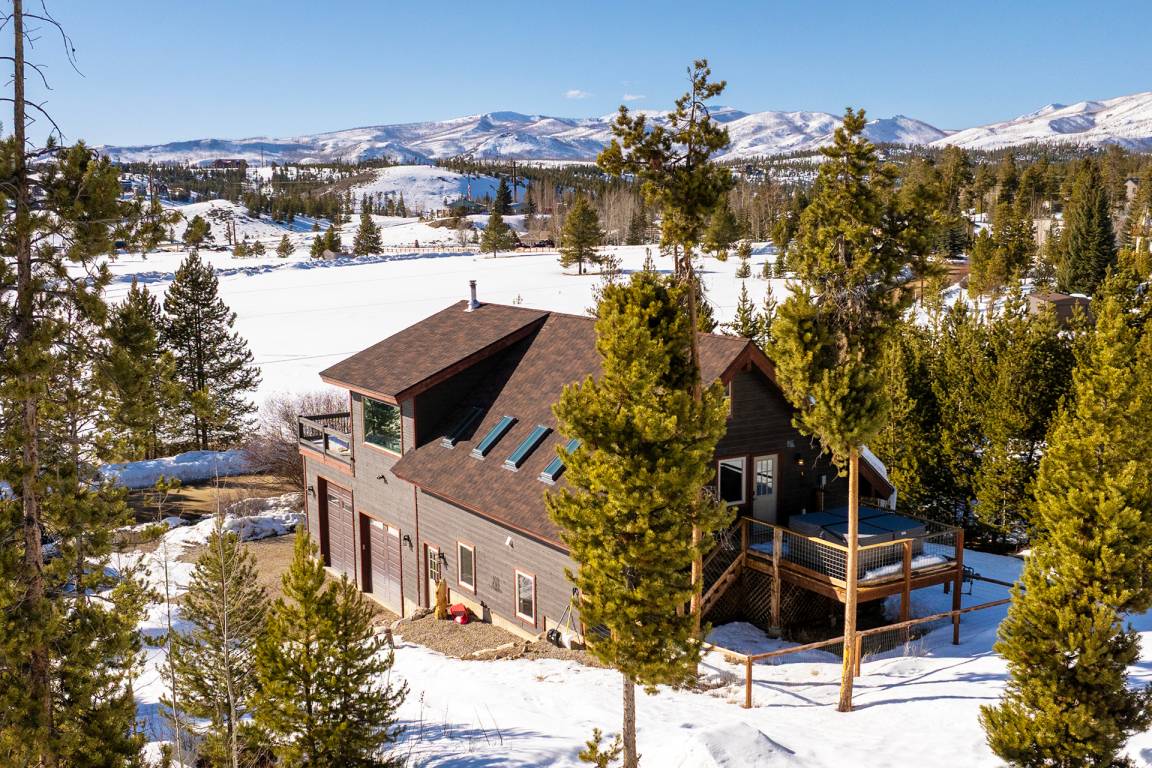 209 M² Cabin ∙ 3 Bedrooms ∙ 10 Guests - Granby, CO