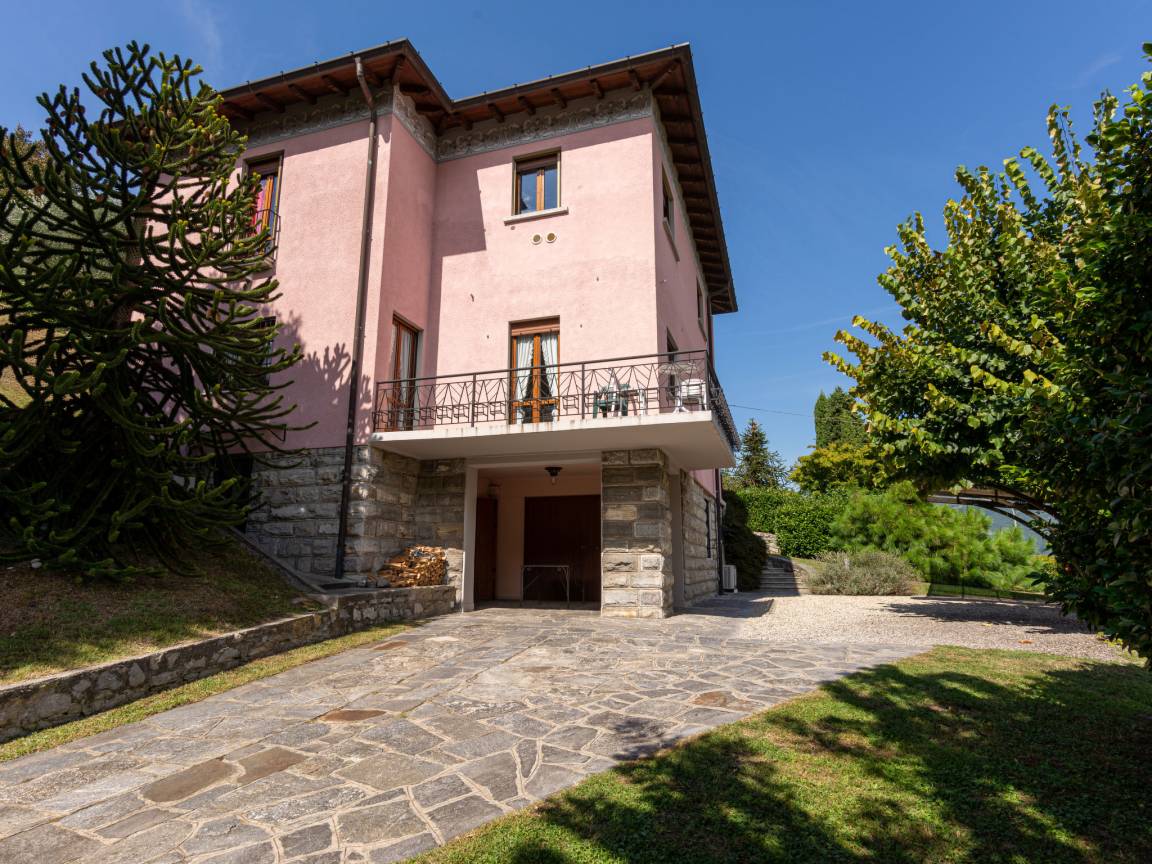 210 M² House ∙ 4 Bedrooms ∙ 7 Guests - Varenna