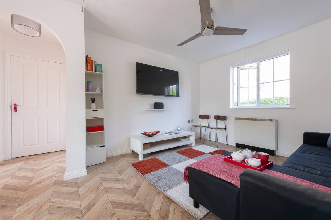 85 M² Apartment ∙ 2 Bedrooms ∙ 6 Guests - Dagenham