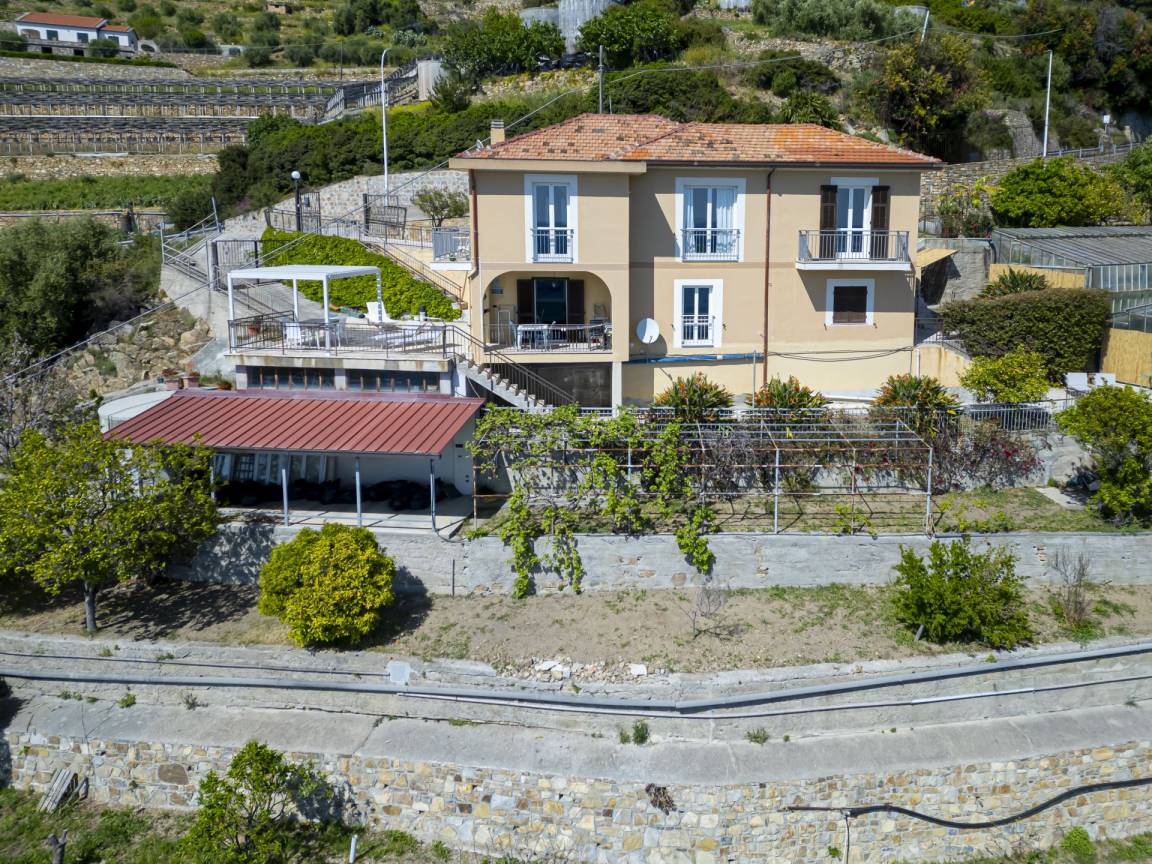 90 M² Appartamento Vacanza ∙ 3 Camere Da Letto ∙ 6 Ospiti - Riva ligure
