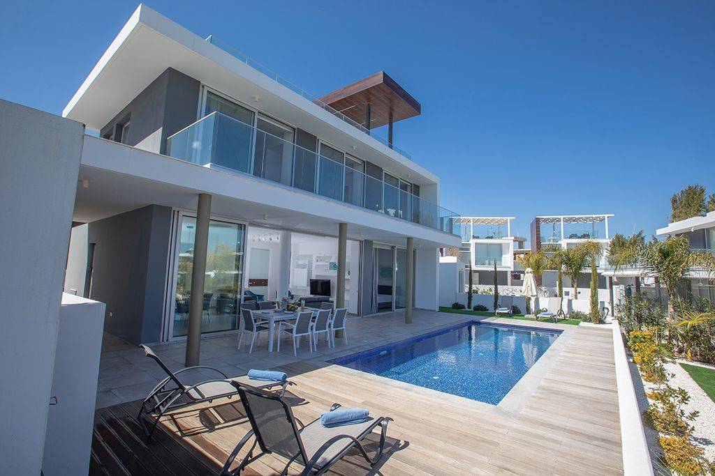 Cottage ∙ 4 Bedrooms ∙ 10 Guests - Protaras