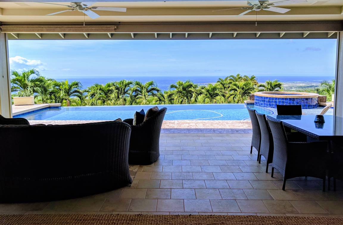 293 M² House ∙ 4 Bedrooms ∙ 8 Guests