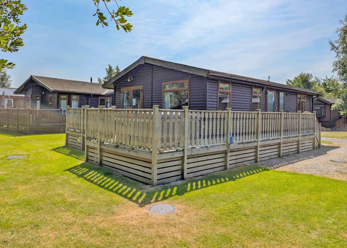 Chalet ∙ 2 Bedrooms ∙ 4 Guests - England