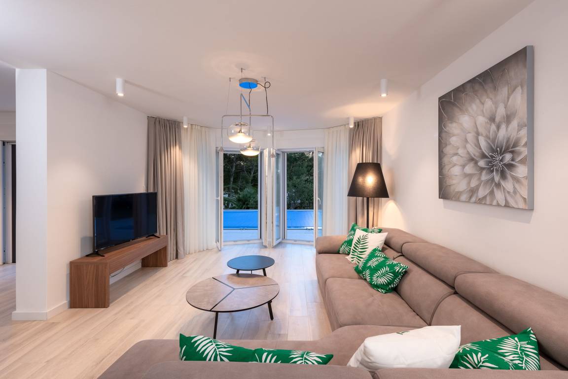 120 M² Apartment ∙ 3 Bedrooms ∙ 8 Guests - Promajna