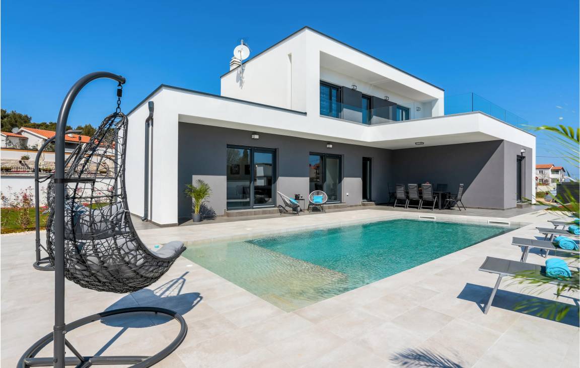 147 M² Ferienhaus ∙ 3 Schlafzimmer ∙ 6 Gäste - Premantura