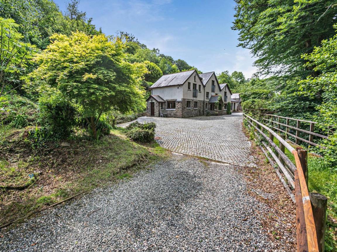 Cottage ∙ 4 Bedrooms ∙ 8 Guests - Woody Bay