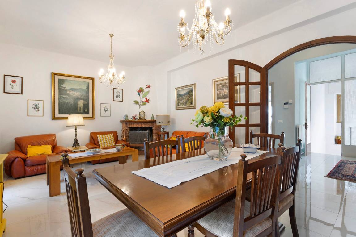 110 M² Apartamento ∙ 2 Habitaciones ∙ 4 Huéspedes - Aulla
