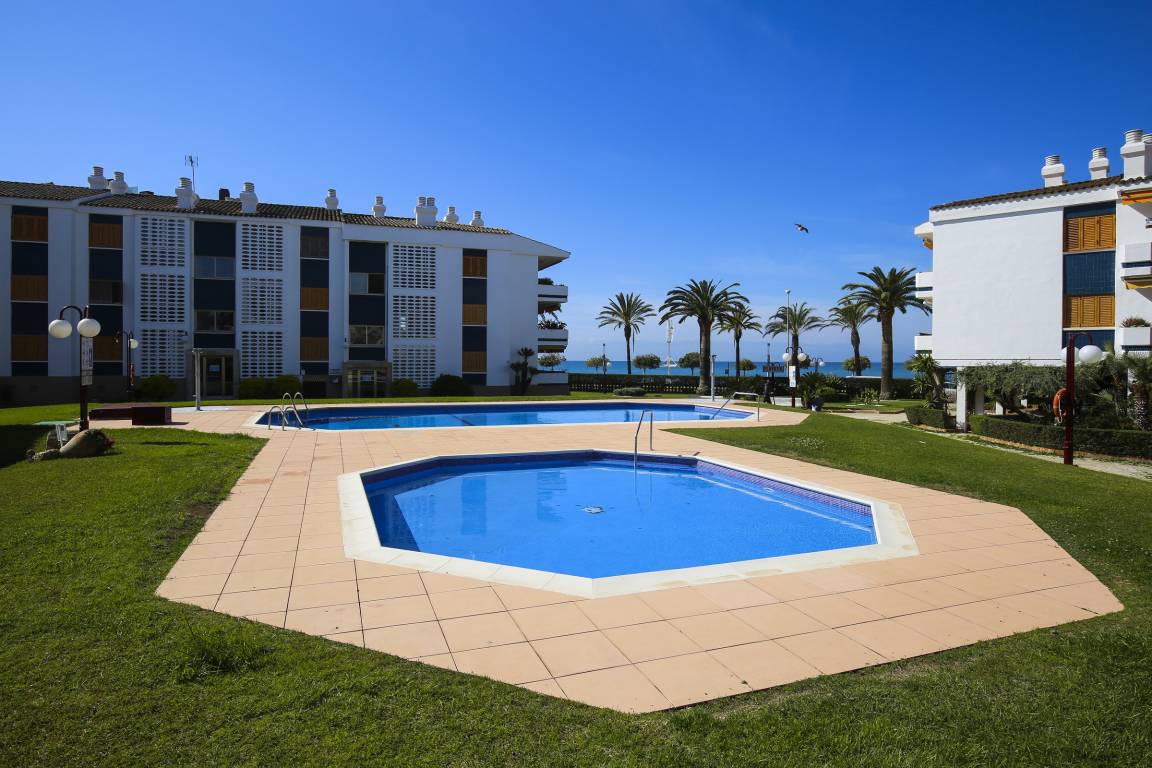 75 M² Apartamento ∙ 2 Habitaciones ∙ 6 Huéspedes - Cambrils