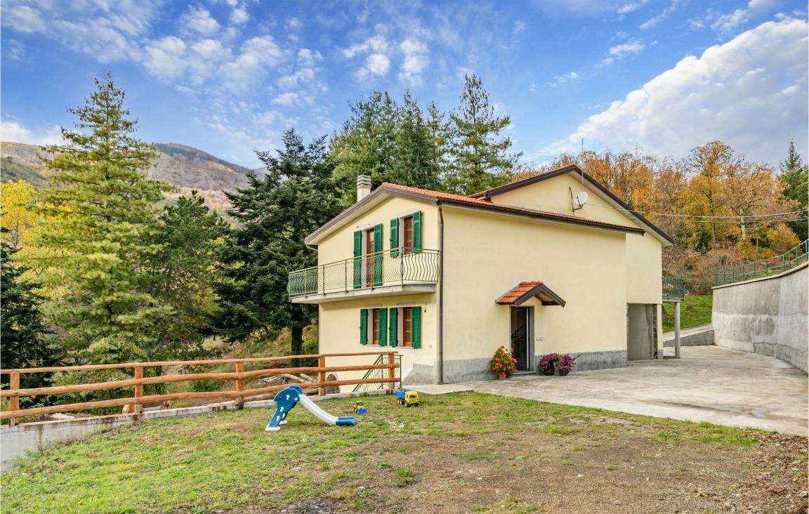 Casa a Varese Ligure con terrazza
