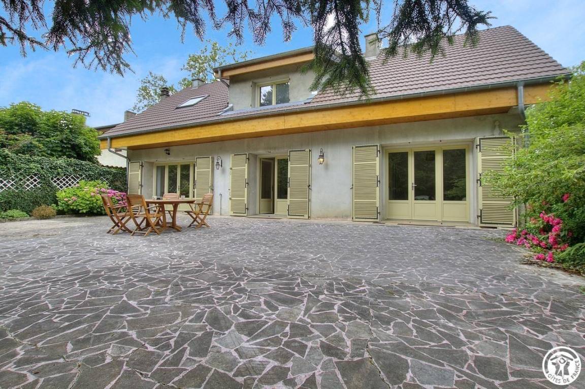 104 m&sup2; G&icirc;te 2 Schlafzimmer 4 G&auml;ste