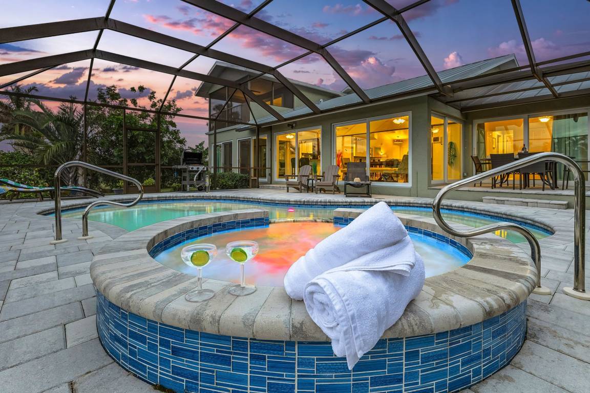 202 M² House ∙ 4 Bedrooms ∙ 10 Guests - Cape Coral, FL