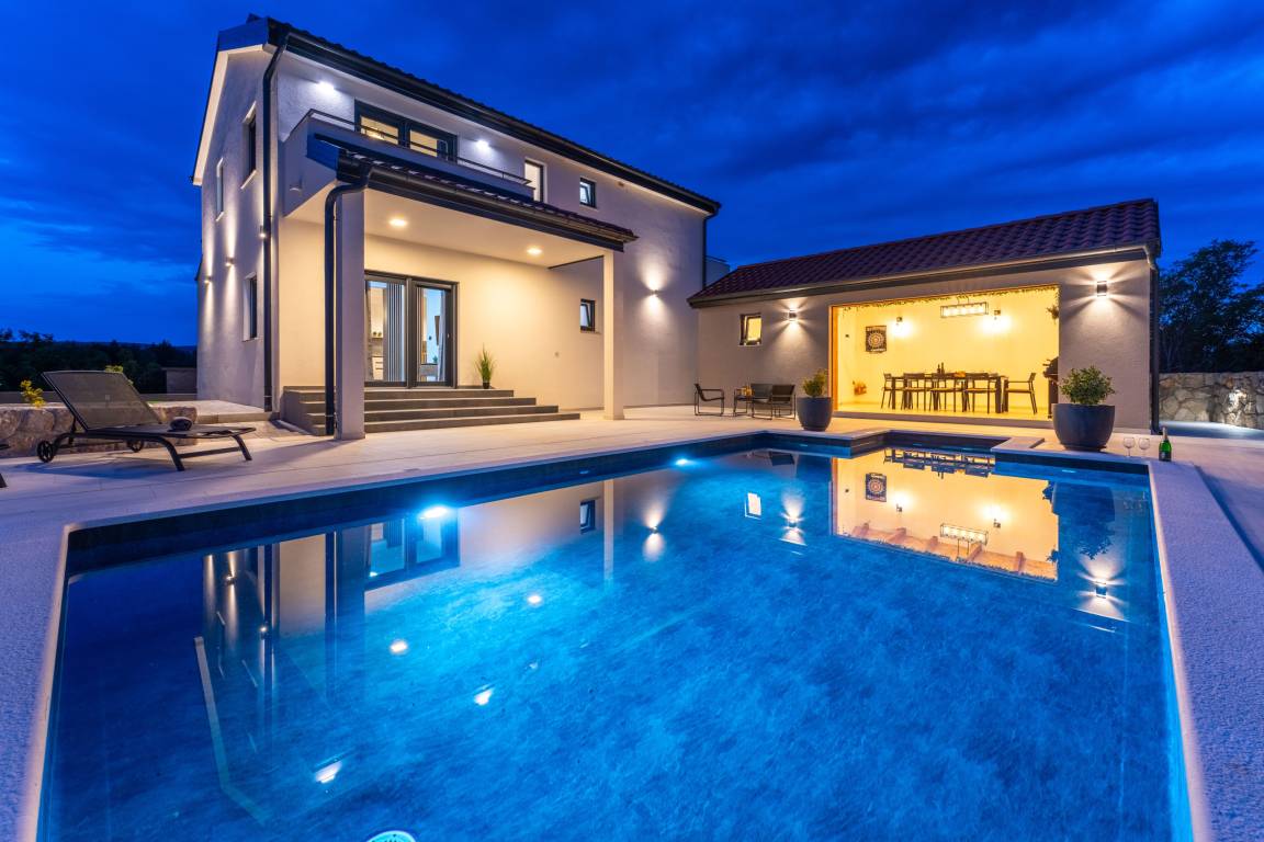 170 M² House ∙ 4 Bedrooms ∙ 8 Guests - Starigrad