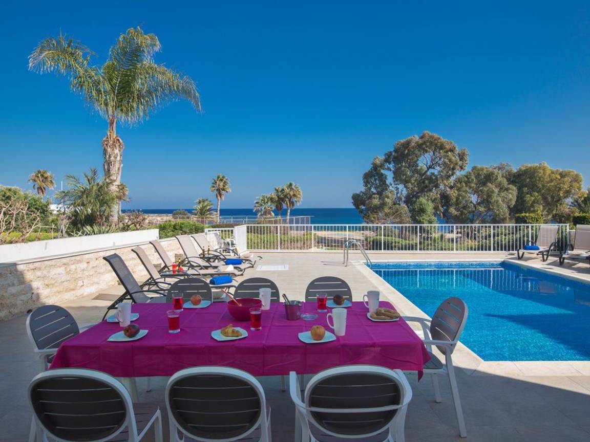 Villa ∙ 4 Bedrooms ∙ 9 Guests - Protaras