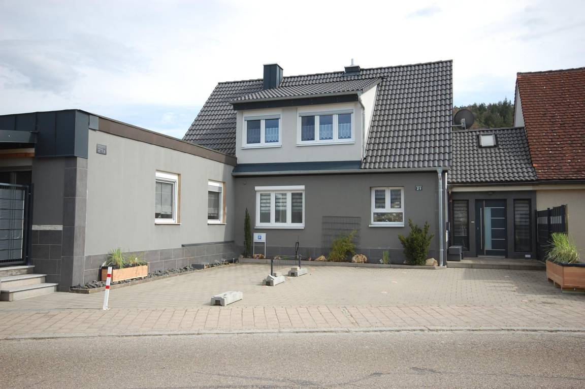 90 M² Ferienwohnung ∙ 3 Schlafzimmer ∙ 6 Gäste - Solnhofen