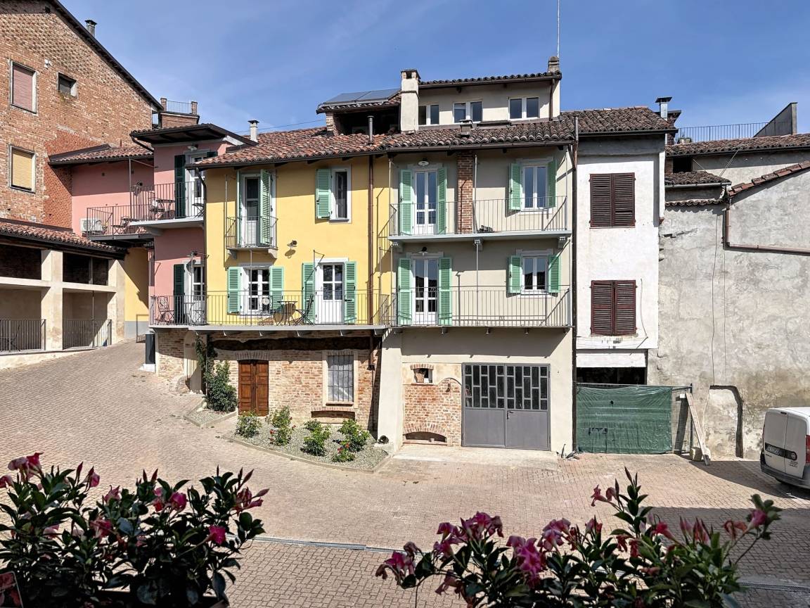 60 M² Apartment ∙ 2 Bedrooms ∙ 5 Guests - Asti