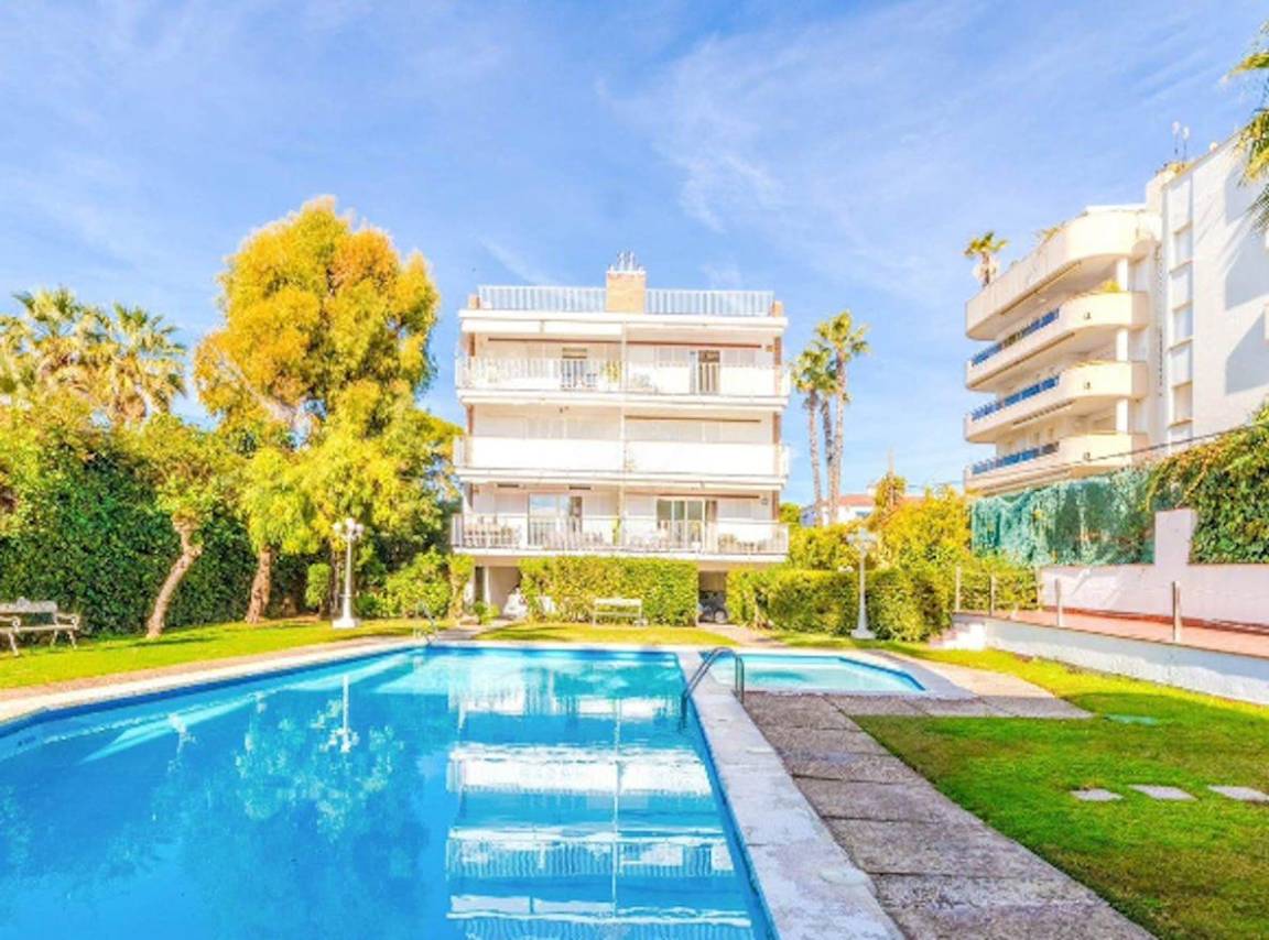 75 M² Lägenhet ∙ 3 Sovrum ∙ 5 Gäster - Sitges