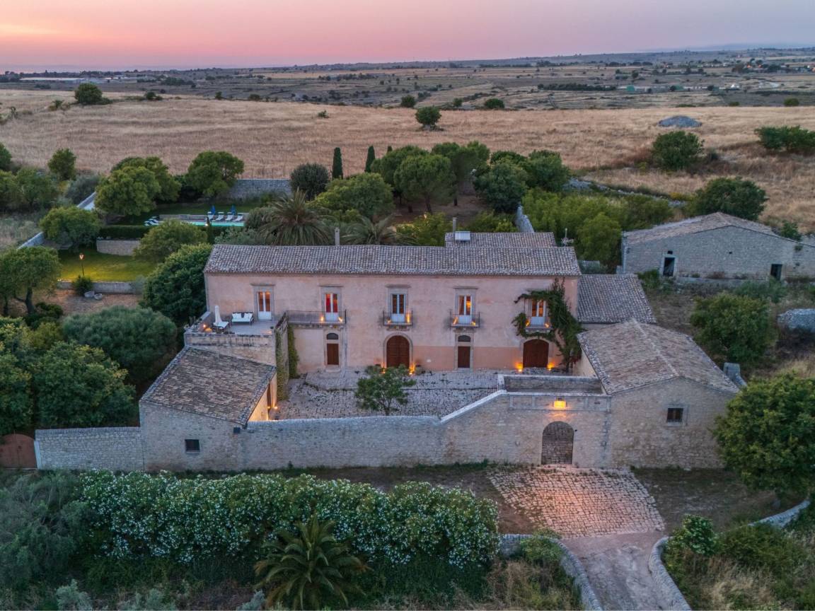 350 M² Appartamento Vacanza ∙ 1 Camera Da Letto ∙ 8 Ospiti - Comiso