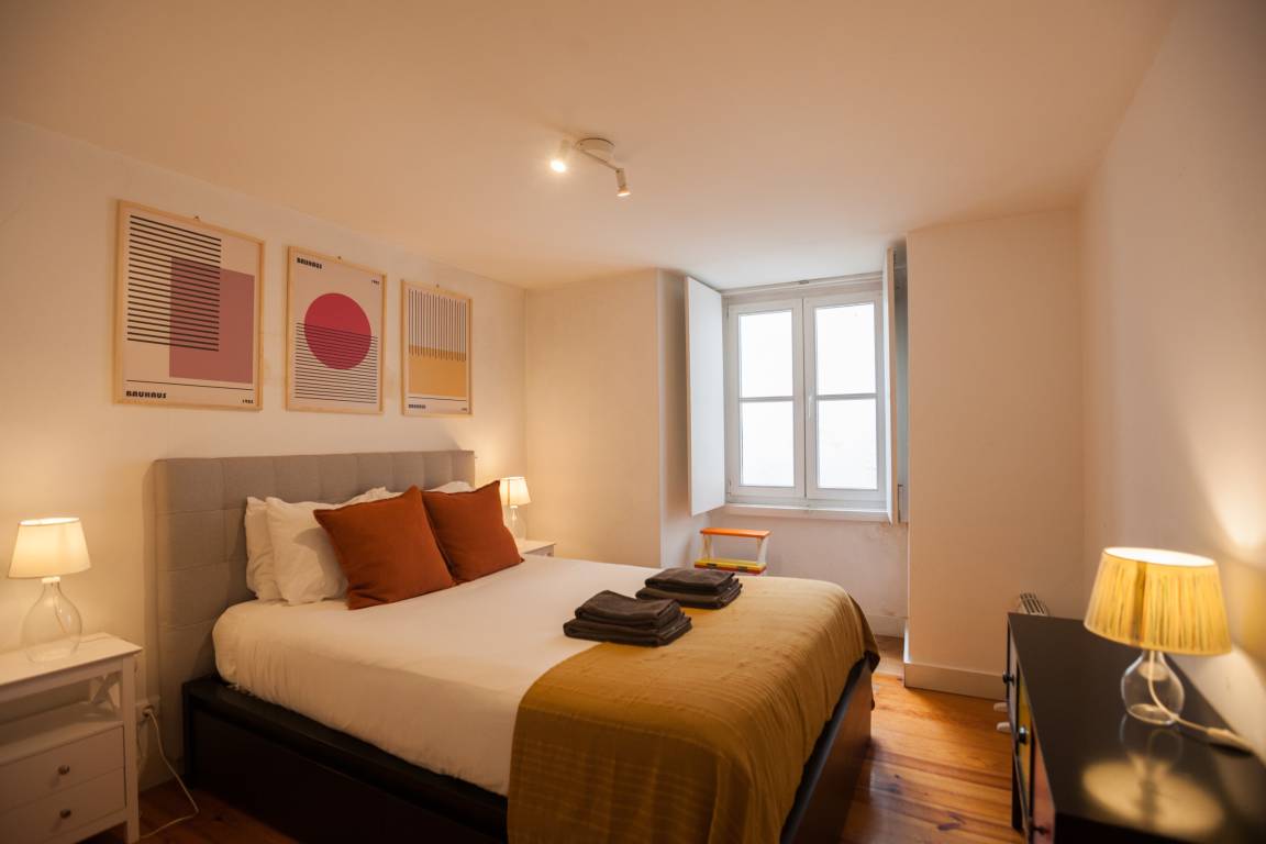 60 M² Apartment ∙ 1 Bedroom ∙ 6 Guests - Almada