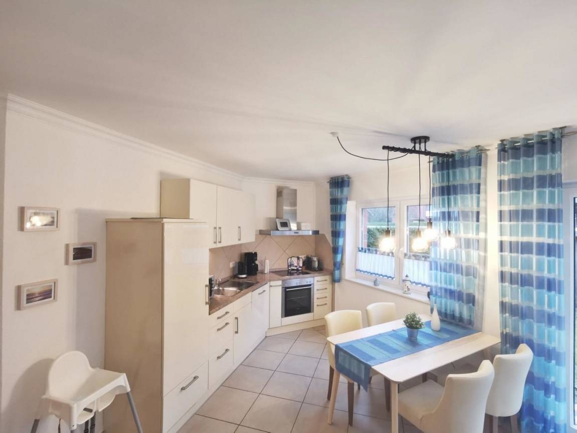 70 m² Ferienwohnung ∙ 2 Schlafzimmer ∙ 4 Gäste – Bild 2