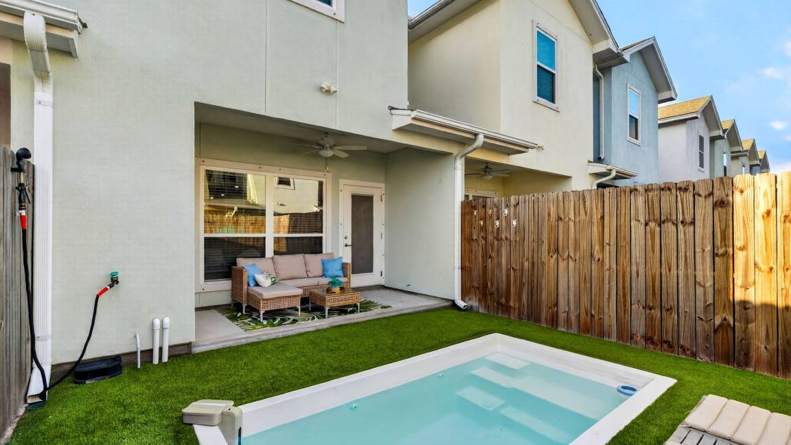 111 M² House ∙ 2 Bedrooms ∙ 10 Guests - Corpus Christi, TX