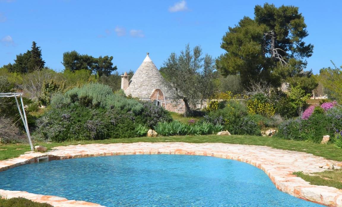 Casa a Cisternino con piscina, terrazza e barbecue