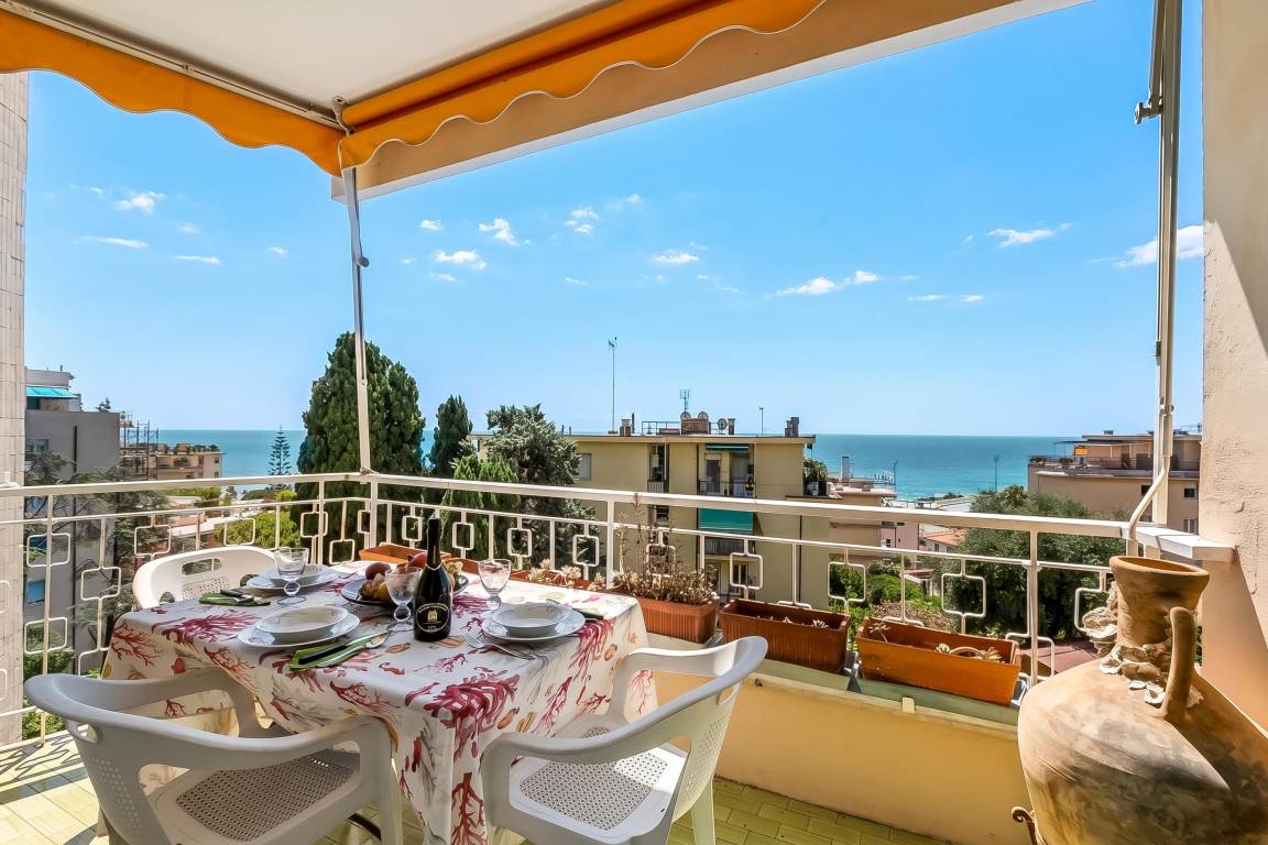 72 M² Appartement ∙ 2 Chambres ∙ 4 Personnes - Sanremo