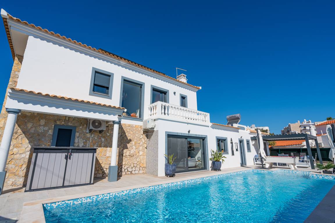 184 M² Villa ∙ 3 Bedrooms ∙ 6 Guests - Portugal