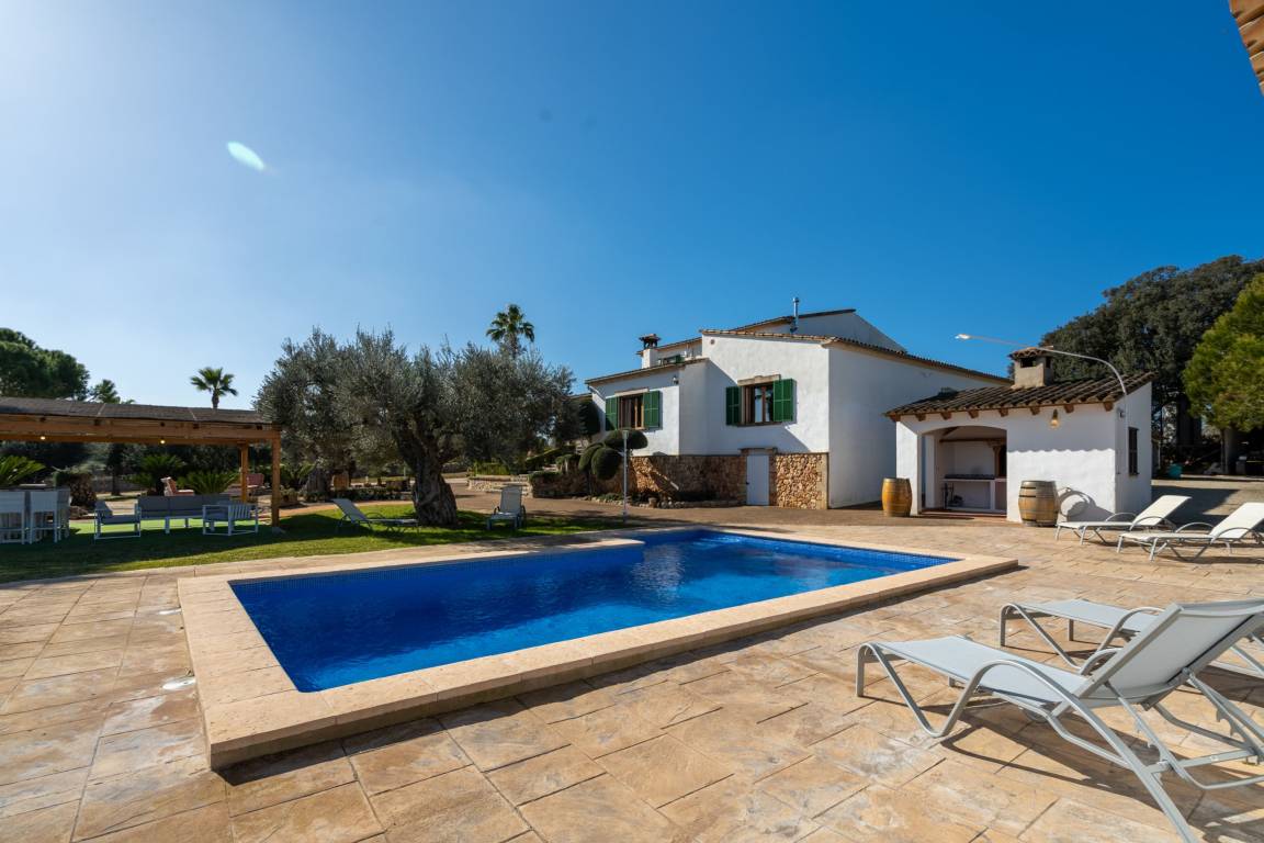 200 M² Apartment ∙ 2 Bedrooms ∙ 4 Guests - Sineu