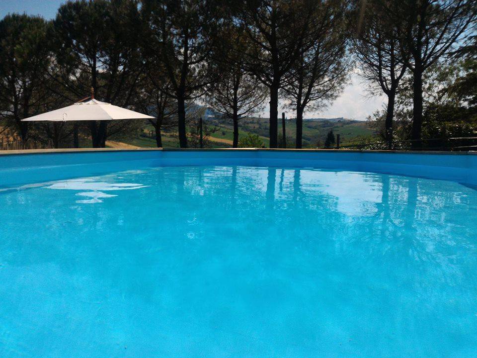 Piacevole casale a Rimini con giardino e piscina
