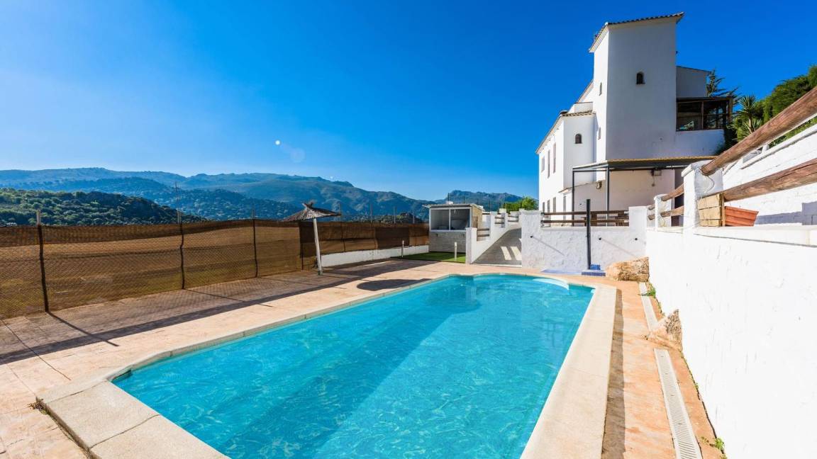280 M² Casa ∙ 8 Habitaciones ∙ 18 Huéspedes - Grazalema
