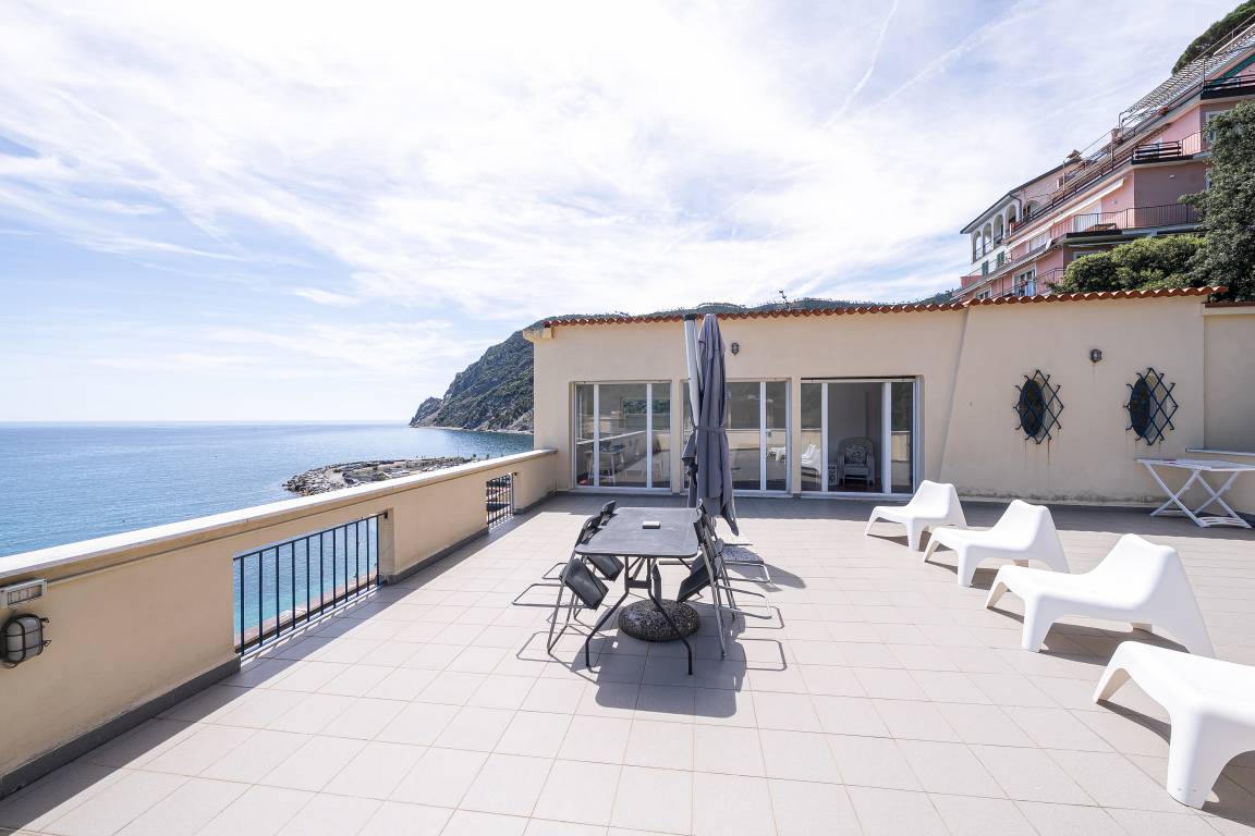 350 M² Apartment ∙ 3 Bedrooms ∙ 6 Guests - Levanto