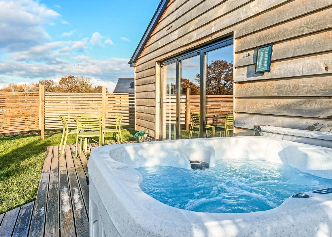 Chalet ∙ 2 Bedrooms ∙ 4 Guests - Norfolk