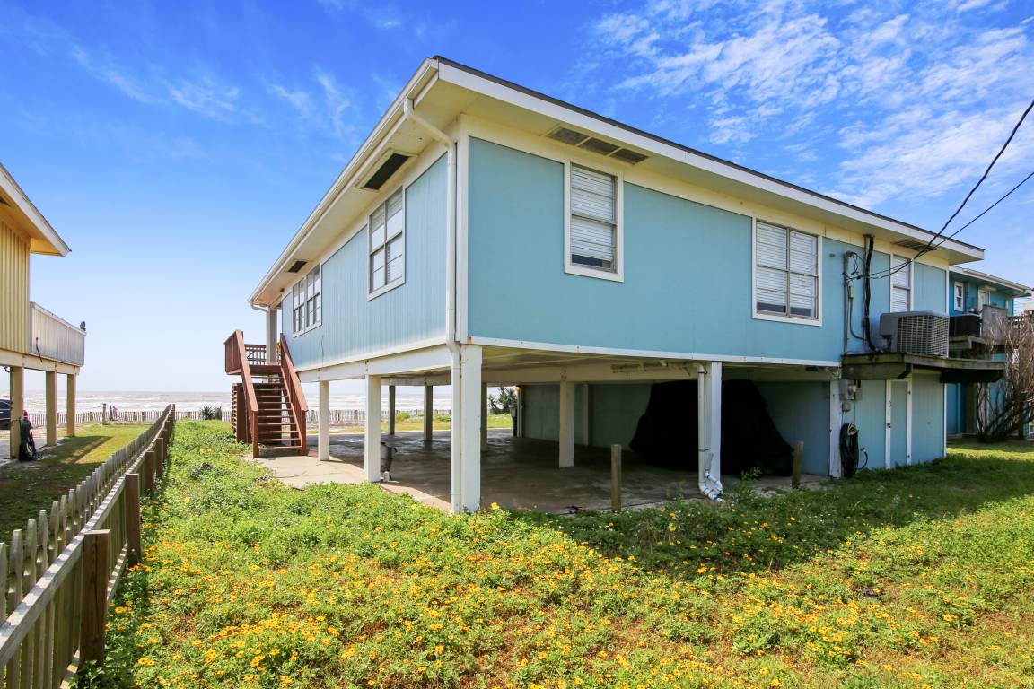 164 M² House ∙ 3 Bedrooms ∙ 14 Guests