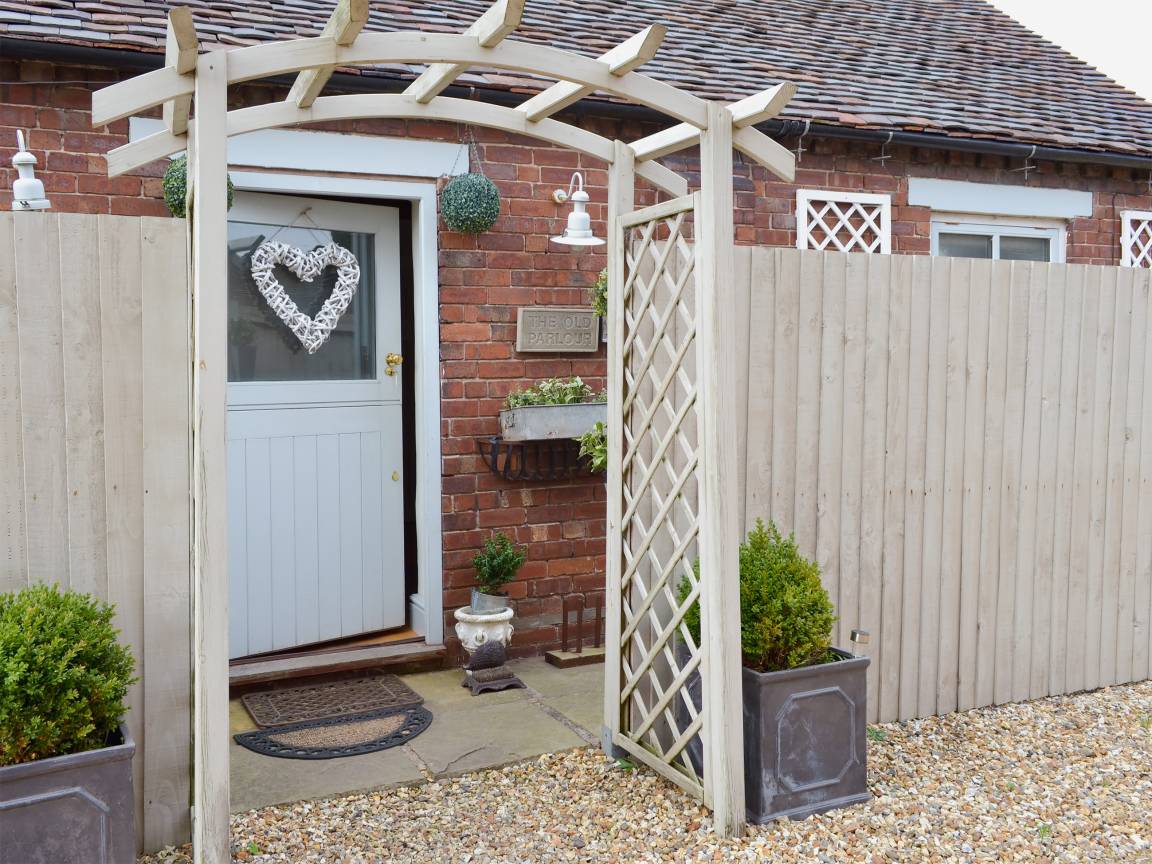 Cottage ∙ 2 Bedrooms ∙ 4 Guests - Nantwich