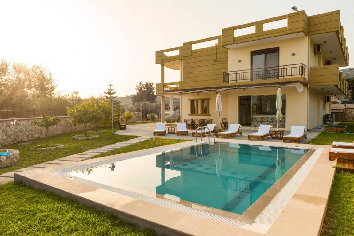 Villa ∙ 4 Schlafzimmer ∙ 8 Gäste - Faliraki