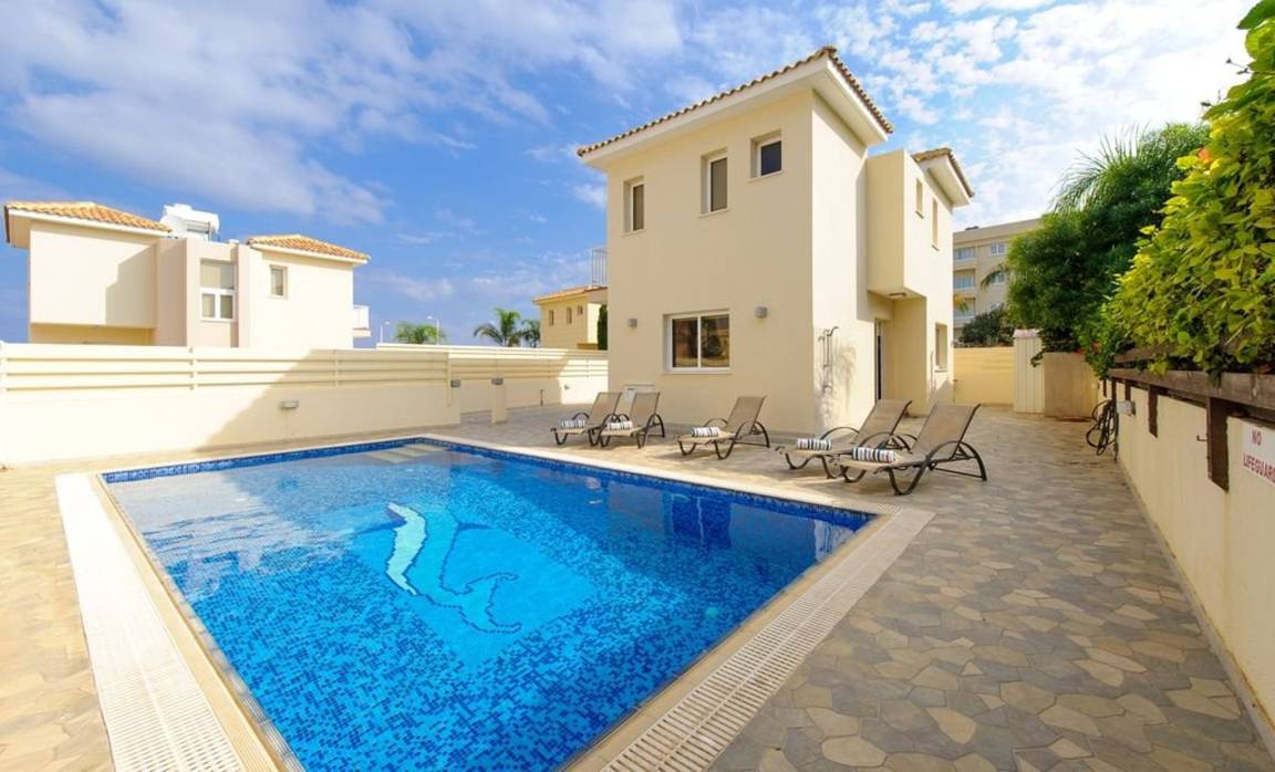 Villa ∙ 3 Bedrooms ∙ 6 Guests - 