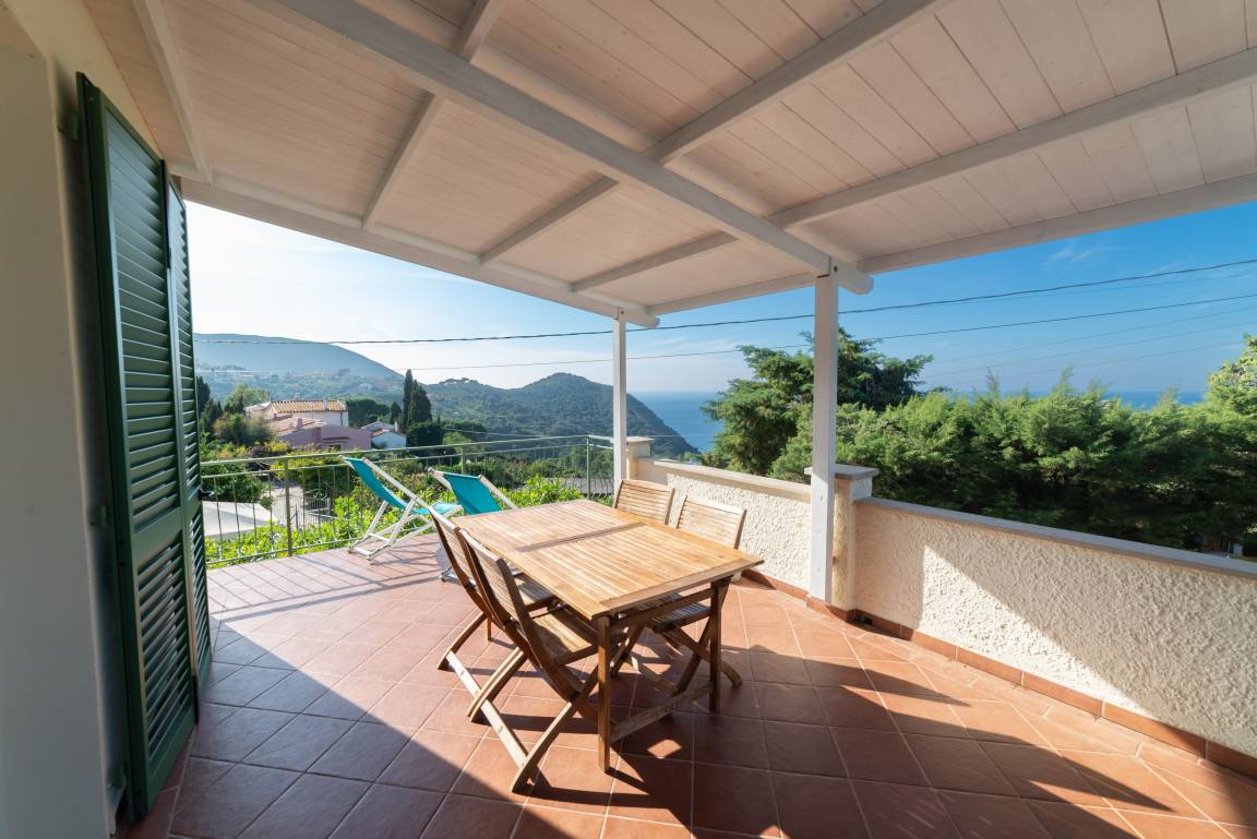 65 M² Ferienhaus ∙ 2 Schlafzimmer ∙ 4 Gäste - Elba