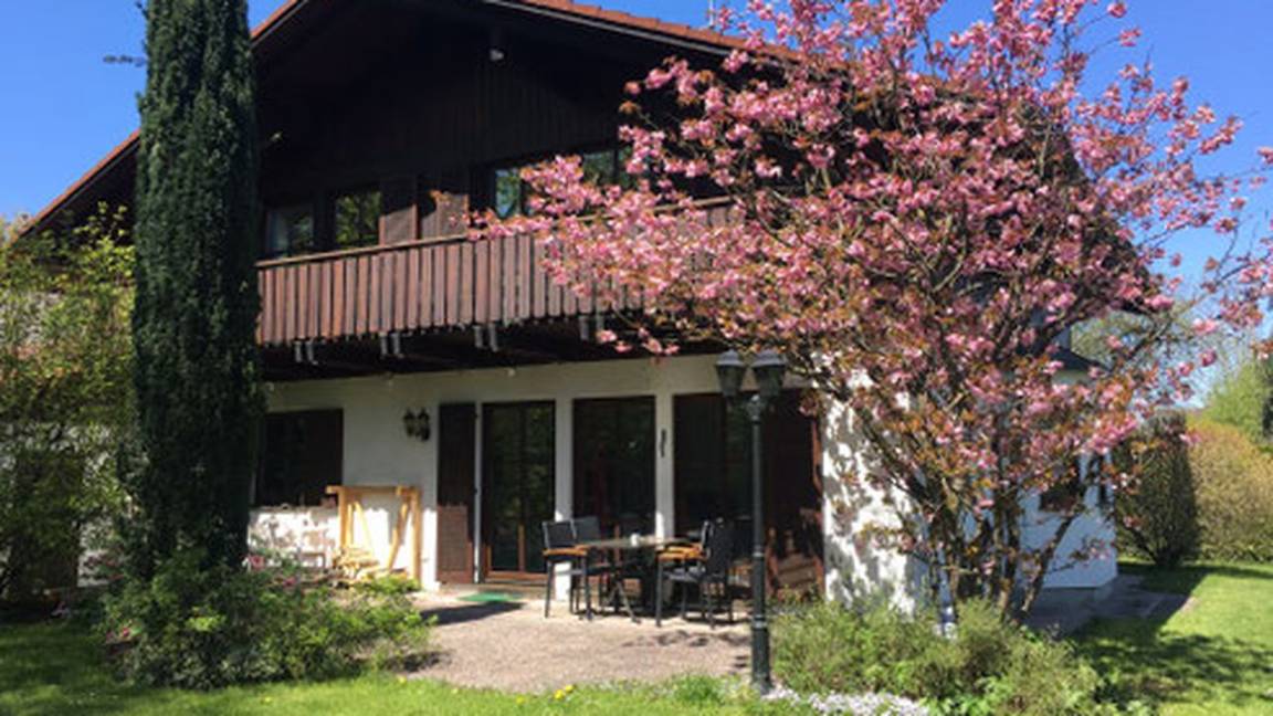 74 M² Ferienwohnung ∙ 2 Schlafzimmer ∙ 4 Gäste - Chiemsee
