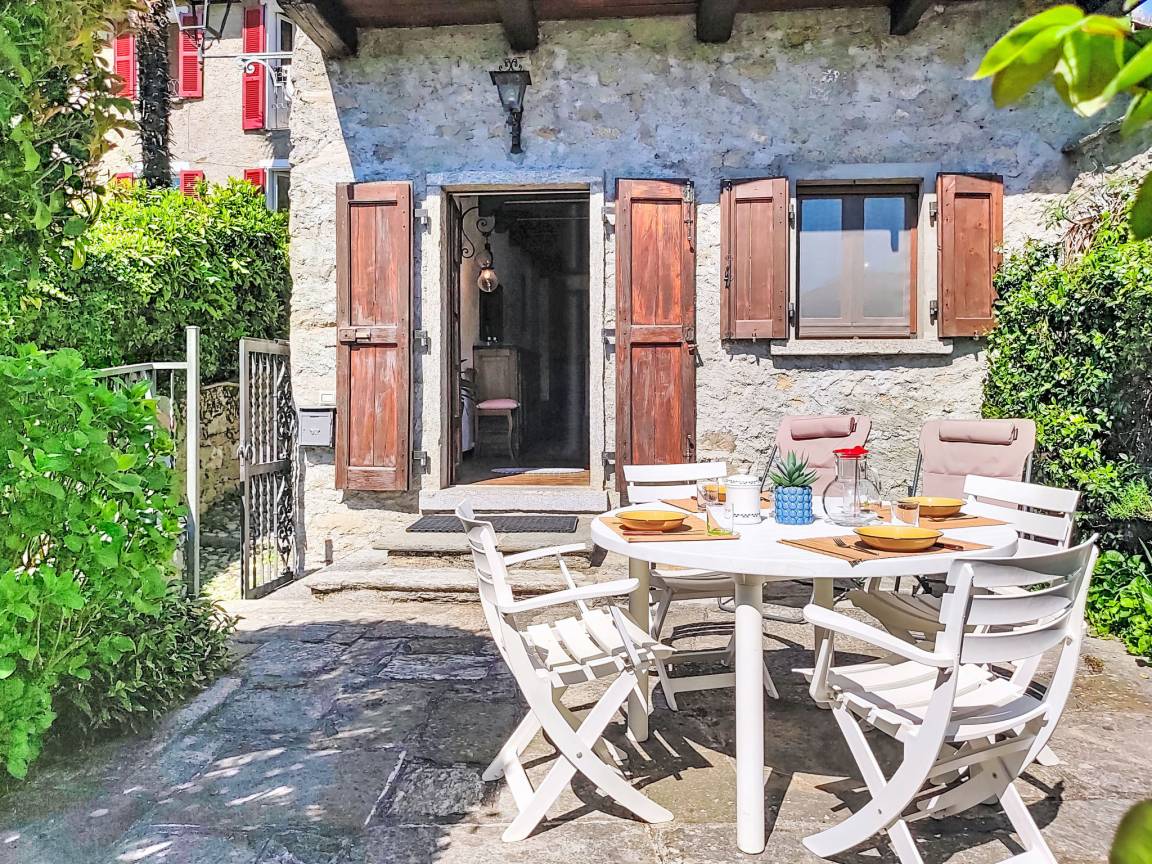 90 M² House ∙ 2 Bedrooms ∙ 4 Guests - Menaggio